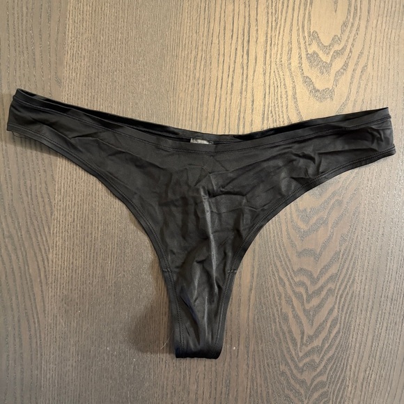 CUUP Triangle Bra Set in Black Satin - Picture 10 of 12